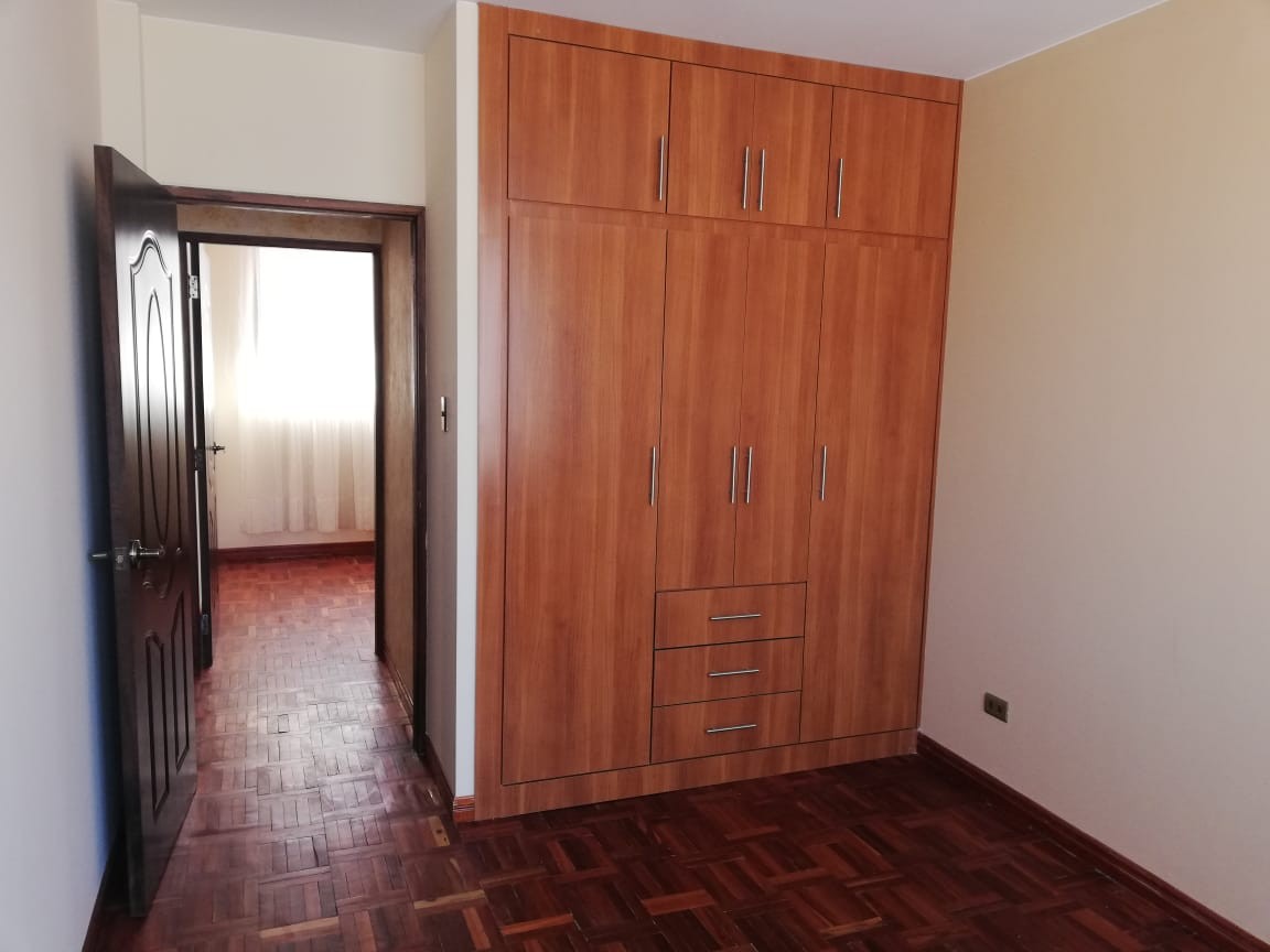 Departamento en AnticréticoDEPARTAMENTO EN ANTICRETICO Av. Quintanilla Zuazo, Calle Eugenio Patiño. Pasaje Pacheco ( DAN 006), 3 dormitorios 2 baños  Foto 17