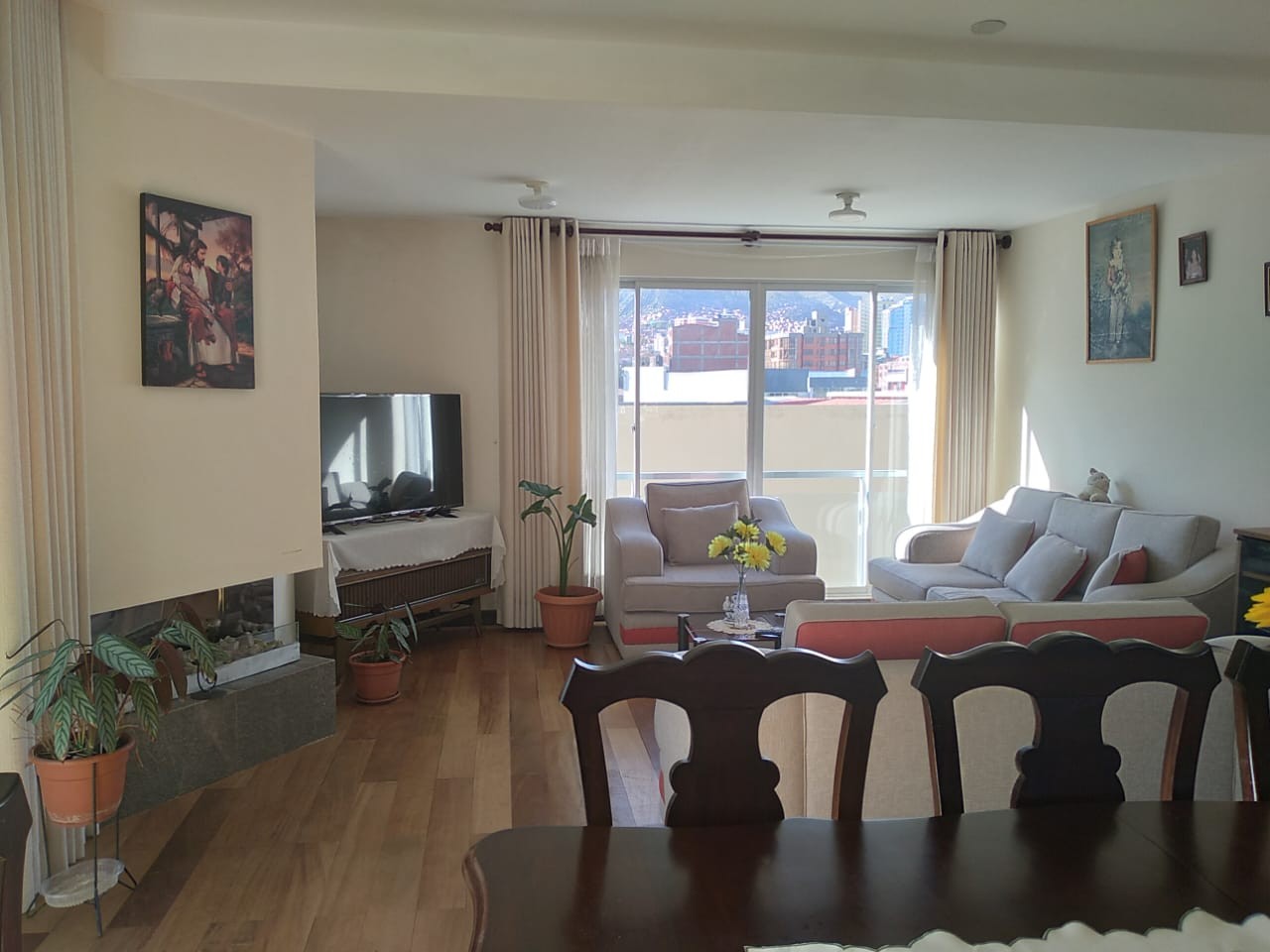 Departamento en Miraflores en La Paz 3 dormitorios 2 baños  Foto 1