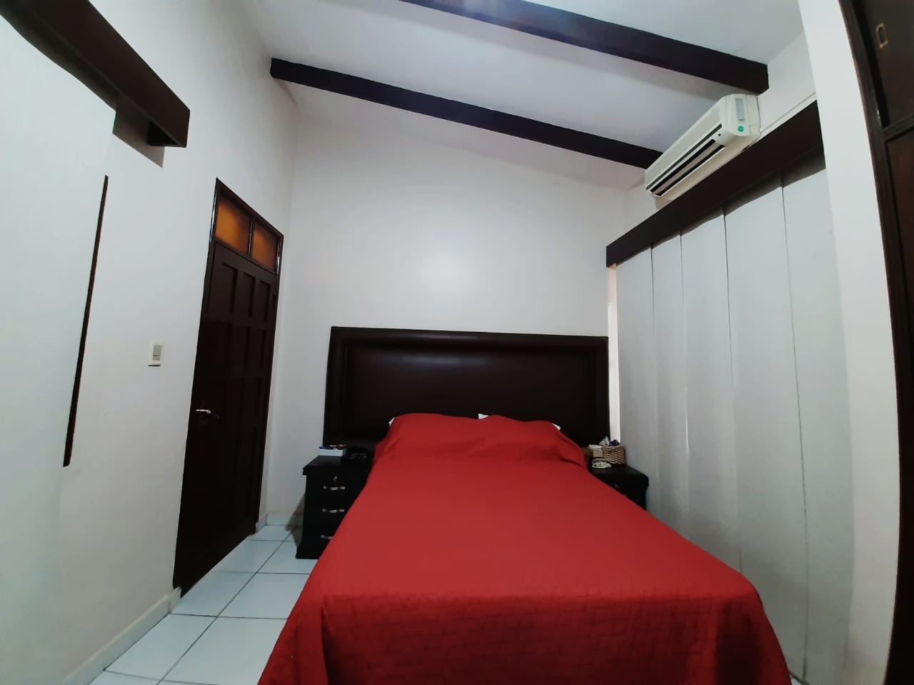 Casa en VentaAV PARAGUA 4TO ANILLO 5 dormitorios 3 baños 3 parqueos Foto 7