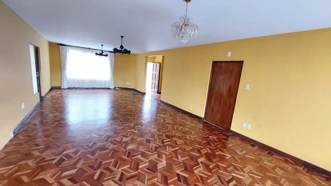 Casa en Seguencoma en La Paz 4 dormitorios 3 baños  Foto 3