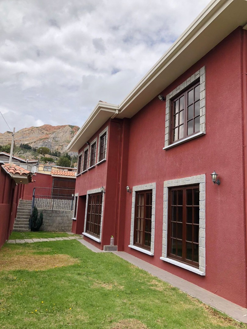 Casa en Auquisamaña en La Paz 3 dormitorios 4 baños 3 parqueos Foto 8