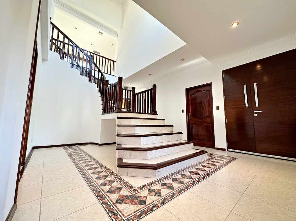 Casa 6to Anillo, Zona Norte, Urbanización Ciudad Jardín, calle Los Tulipanes Foto 10