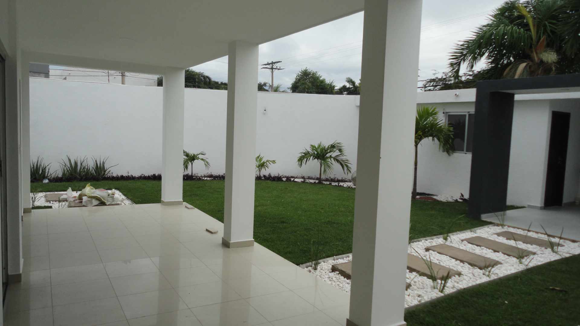 Casa en Entre 7mo y 8vo anillo Norte en Santa Cruz de la Sierra 4 dormitorios 3 baños 2 parqueos Foto 8