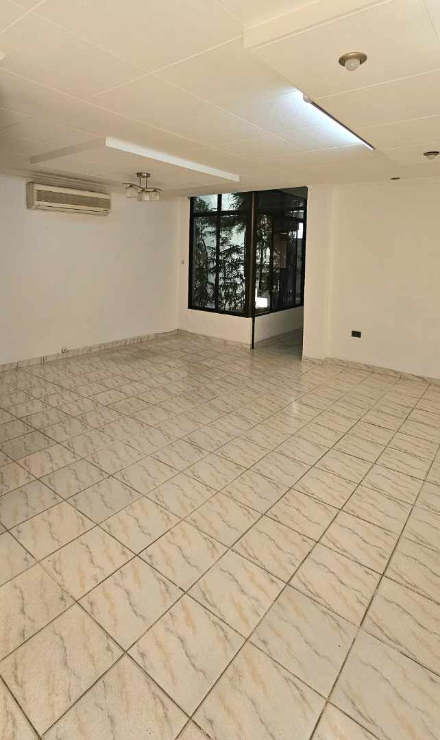 Casa Av. Roca Coronado 3er anillo- frente a la Feria exposición  Foto 8