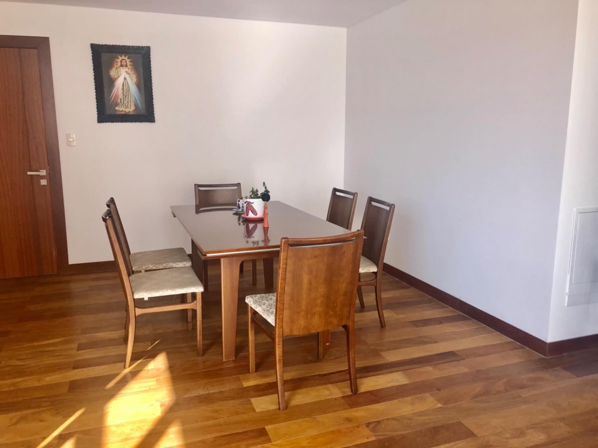 Departamento en Alquiler
CALACOTO AMOBLADO Y EQUIPADO 2 dormitorios 2 baños 1 parqueos Foto 12