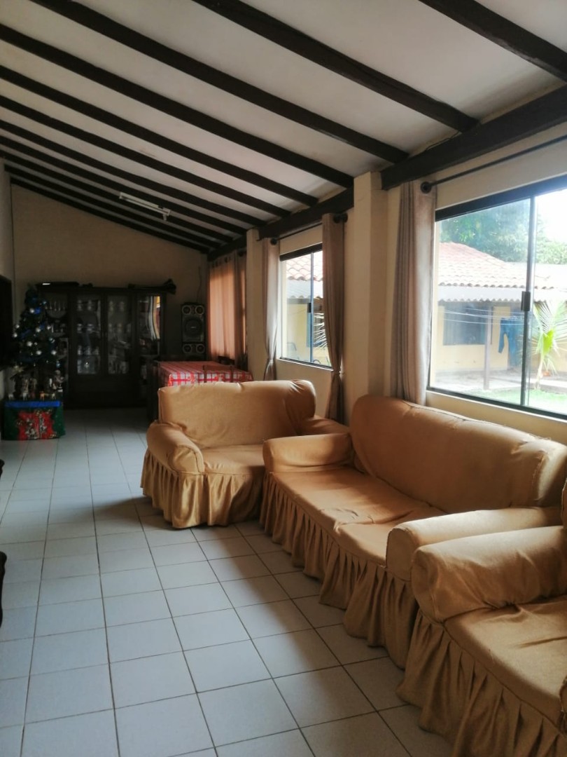 Casa en Entre 5to y 6to anillo Este en Santa Cruz de la Sierra 6 dormitorios 2 baños 4 parqueos Foto 23