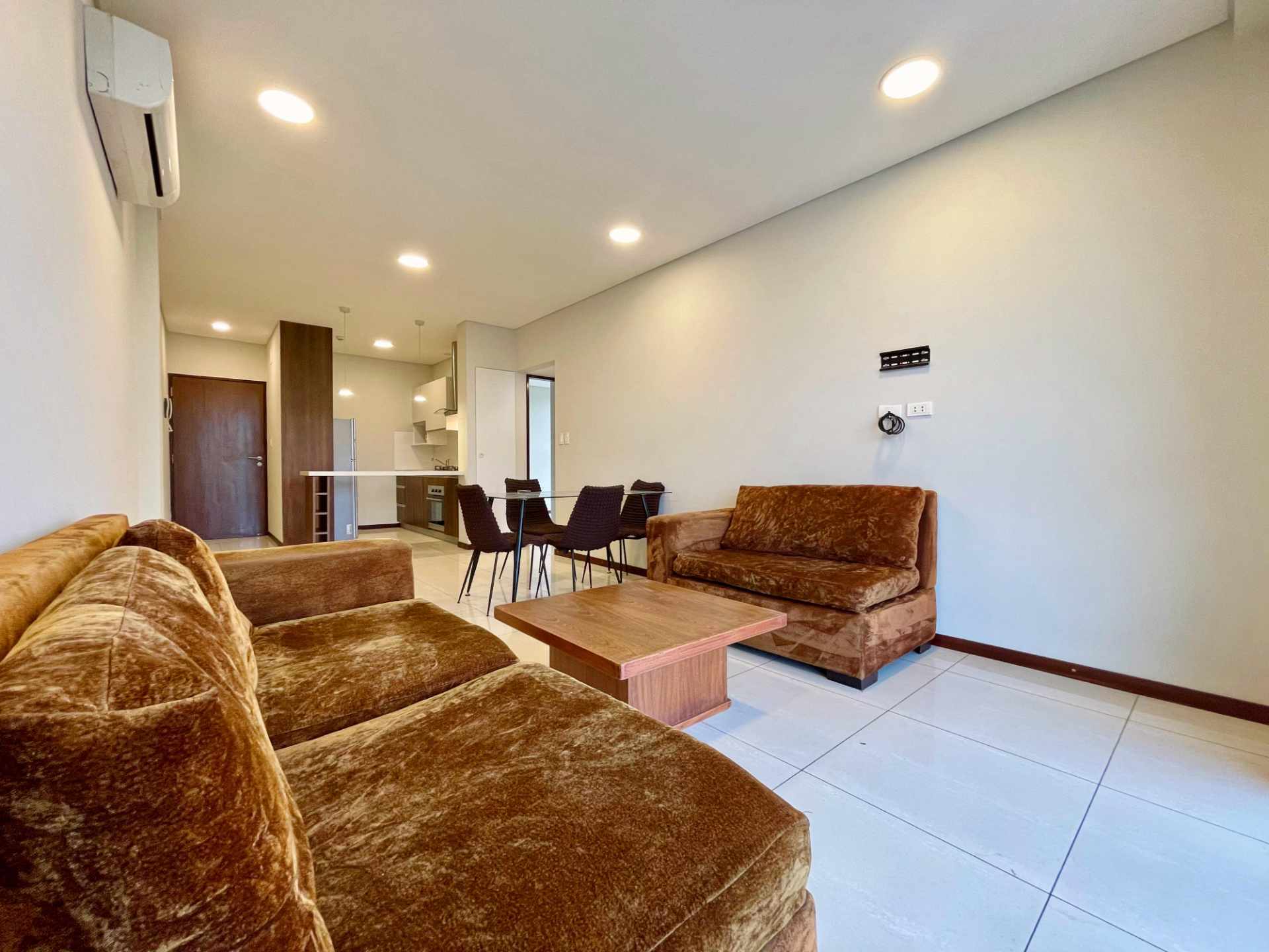 Departamento en AlquilerEN ALQUILER DPTO EQUIPETROL( canal Isuto y 3er anillo)   Foto 8
