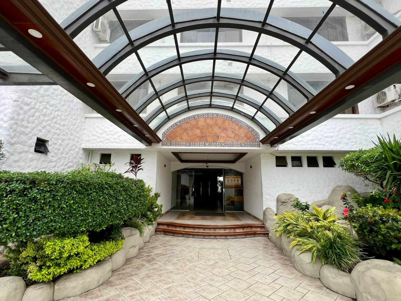 Departamento en AlquilerEquipetrol y Av. Marcelo Terceros Banzer  Foto 3