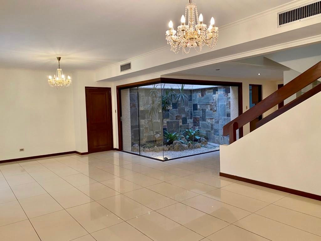 En Alquiler a Bs 12,800 Foto 8