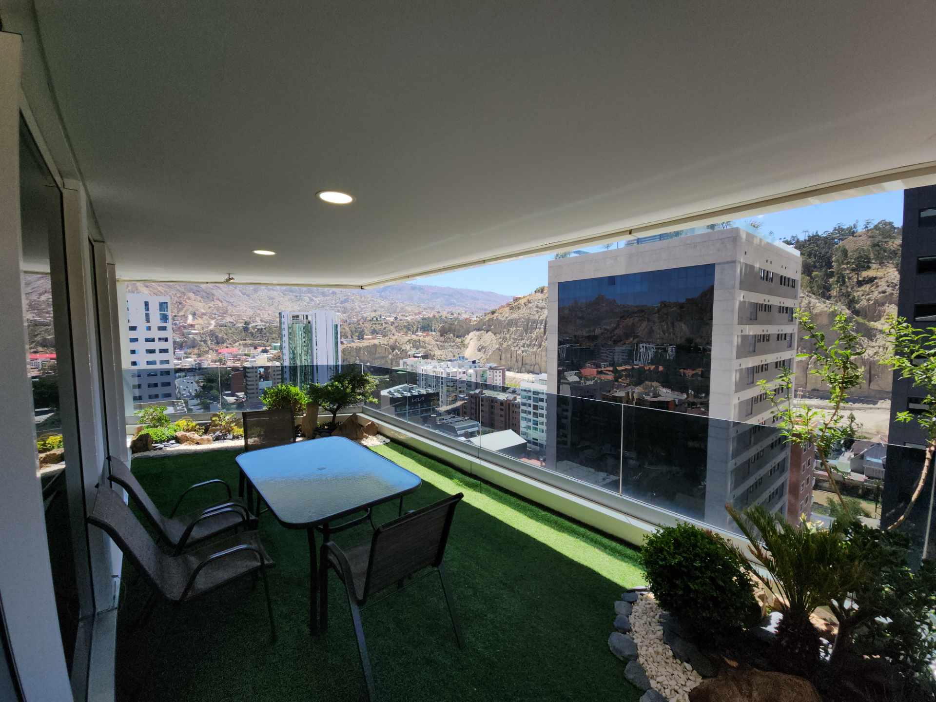 Departamento en Calacoto en La Paz 3 dormitorios 5 baños 1 parqueos Foto 14