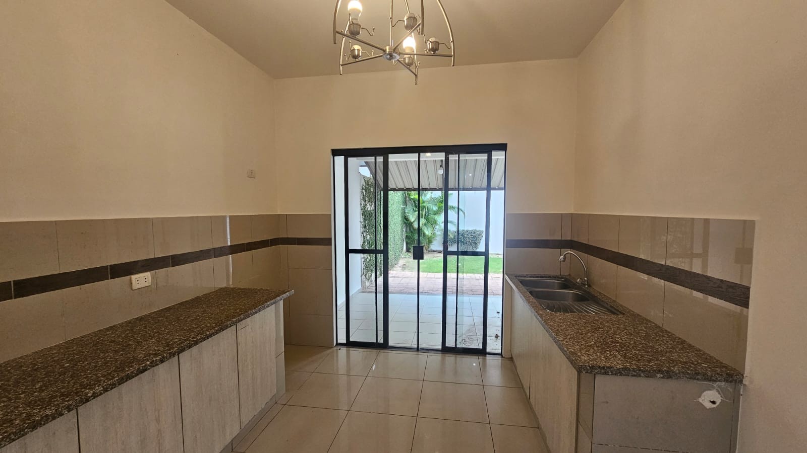 Casa en AlquilerVilla Bonita, Urubo (a 200m de la gasolinera Urubo) Foto 12